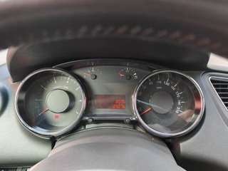 PEUGEOT 5008 Access 1.6 VTi 120
