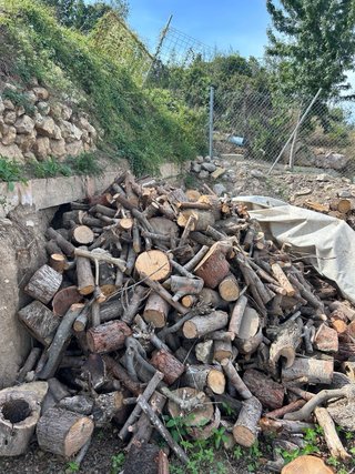 Leña para chimenea o barbacoa
