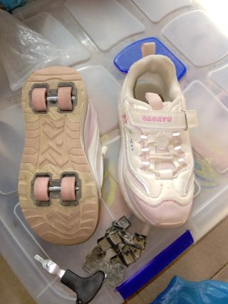 Zapatos con ruedas GABATU niña talla 33