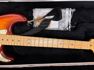 Guitarra Eléctrica Stratocaster Americana
