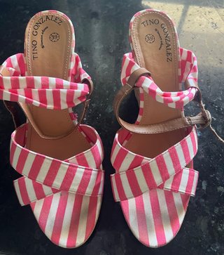Sandalias de cuña de Tino González