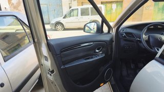 Renault Grand Scenic 2011