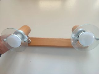 Lámpara de madera y cristal