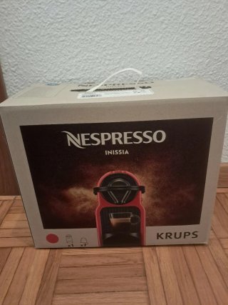 Cafetera Nespresso Inissia Krups Roja