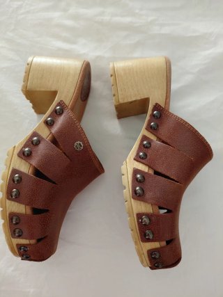 Zuecos de piel Porronet mujer