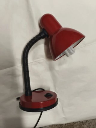 Lámpara de estudio flexo roja