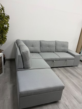 Sofá cama rinconera NUEVA + 2 PUFF .