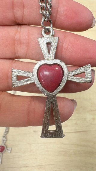 Collar Cruz Gótica Corazón Rojo Plata