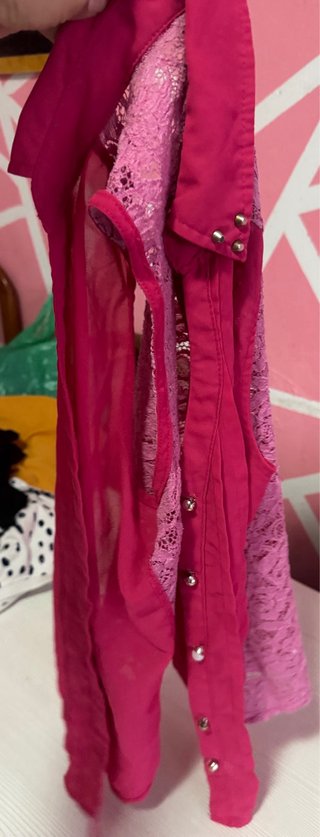 Camicia rosa da donna con bottoni