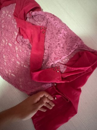 Camicia rosa da donna con bottoni