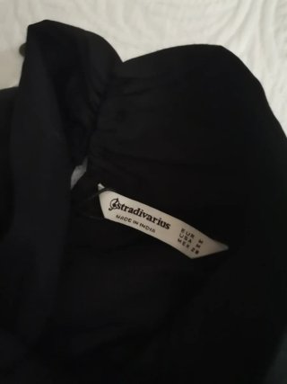 Camisa negra con lazo