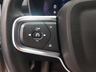 Volvo XC40 2.0 B3 G Core Auto