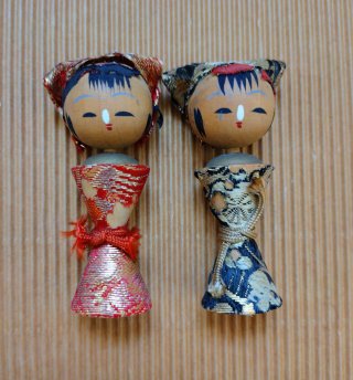 Coppia originale di bambole Kokeshi giapponesi