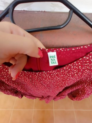 Vestido premamá rojo con lunares