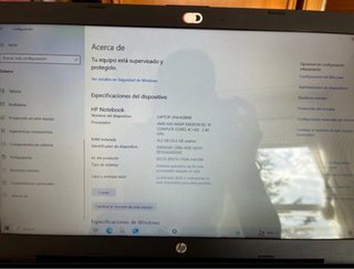 Ordenador portátil HP rojo