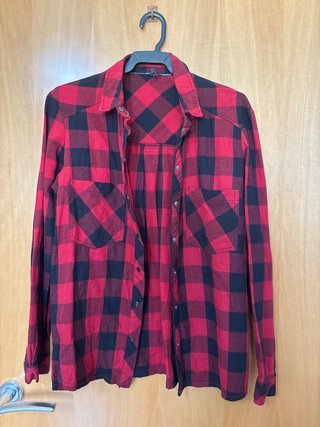 Camisa cuadros Bershka roja y negra