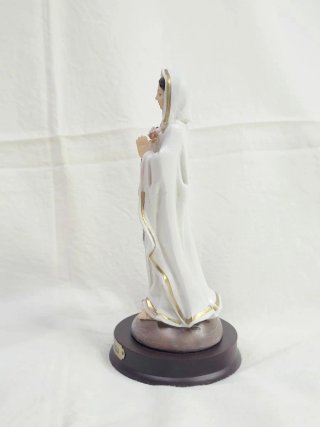 Virgen Rosa Mística: Figura, Colgante y Estampa