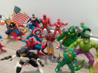 Figuras Cómics Marvel DC Varios Personajes