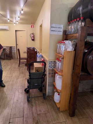 SE TRASPASA BAR BODEGA