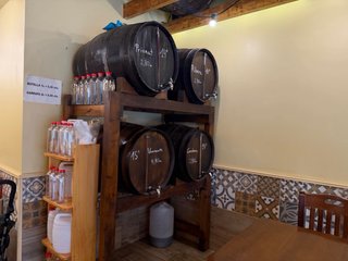 SE TRASPASA BAR BODEGA