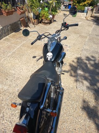 Suzuki Intruder 125cc Negra