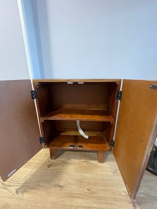 Aparador Retro Madera reciclada tallada.
