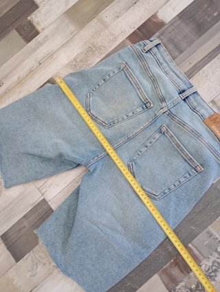 Bermudas vaqueras AMISU talla 40