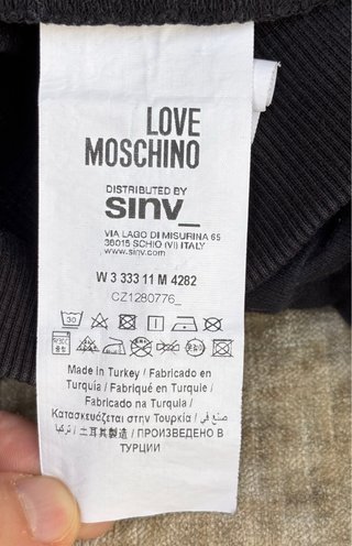 Sudadera Love Moschino con capucha y cremallera