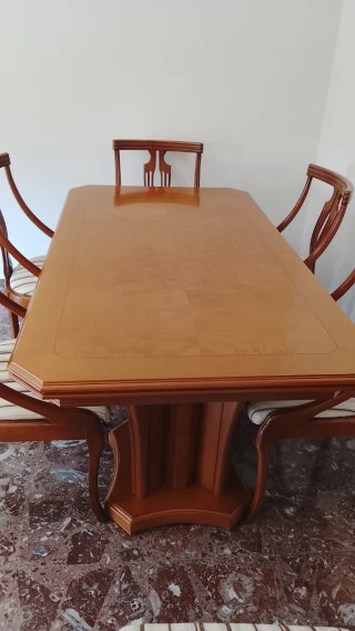 Mesa de comedor de madera maciza extensible