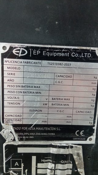Apilador EP 1.600 Kg Triplex con Plataforma