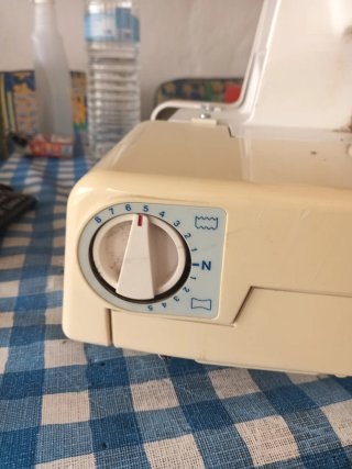Máquina Overlock Bie 204 XD