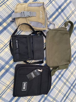 Lote de cuatro Bolsos Negro y Verde Militar