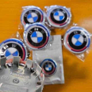 KIT 7 EMBLEMAS BMW 50 ANIVERSARIO · TAPABUJES BMW