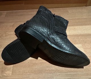Botines piel serpiente negros talla 37