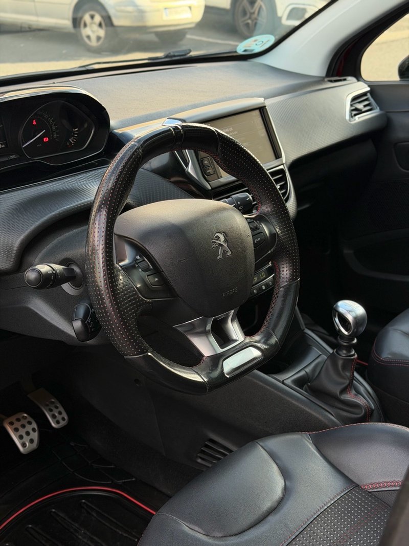 Peugeot 208 1.6 BlueHDi S&S GT-Line 3p 2016, foto 9