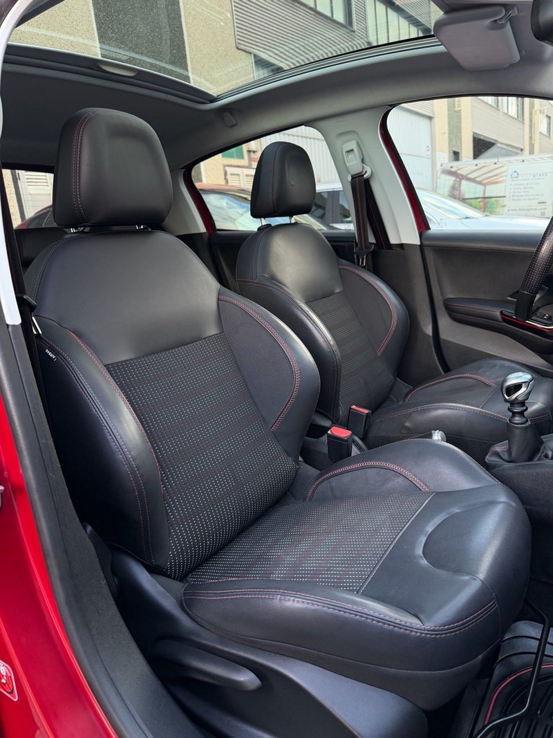 Peugeot 208 1.6 BlueHDi S&S GT-Line 3p 2016, foto 13
