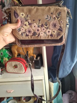 Bolso bandolera Parfois bordado flores
