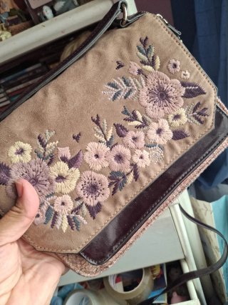 Bolso bandolera Parfois bordado flores