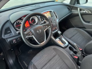 Opel Astra sedan 1.6cdti 136cv 320.000km año 2017