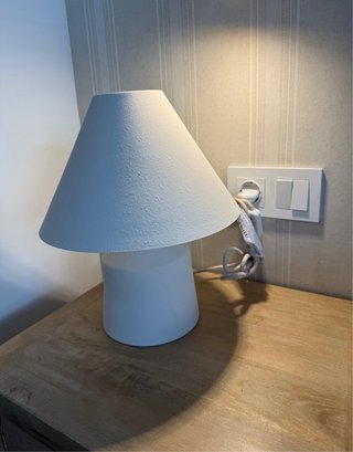 Lámpara Zara Home piedra beige