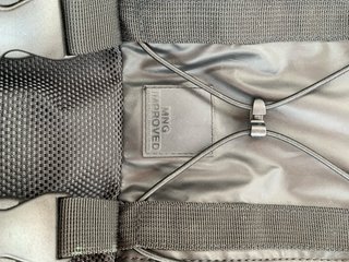 Mochila Mango Negra Repelente al Agua