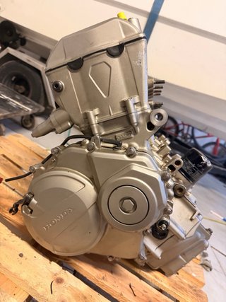 Motor Honda PC43E