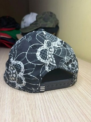 Cappello Adidas Originals Floral Snapback –...