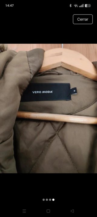 Chaqueta verde militar con capucha