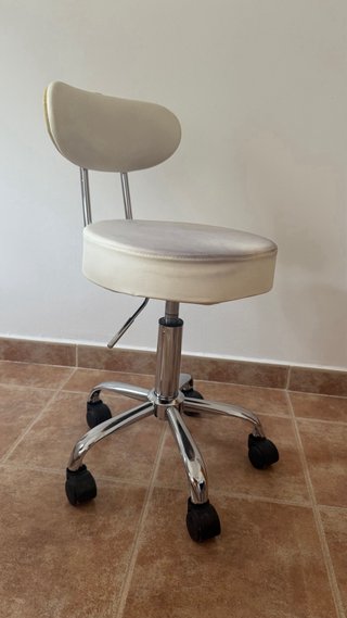 Silla regulable manicurista/esteticien/lashista