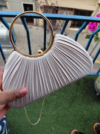 Bolso de fiesta dorado y blanco
