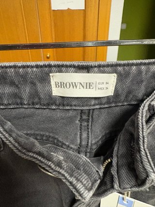Pantalones vaqueros grises anchos con detalle
