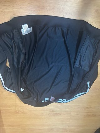 Chaqueta Adidas Negra con Rayas Blancas