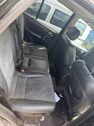Mercedes ML270 para piezas o posible reparación.