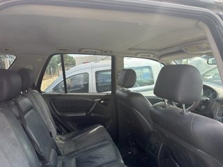 Mercedes ML270 para piezas o posible reparación.